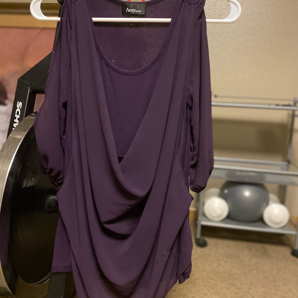Womens blouse medium burgundy. Peek shoulders. 3/4 sleeve.